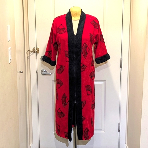 EUC Vintage Diamond Tea L Red and Black Fan Print Bath Robe - SEE SIZE NOTES - Picture 1 of 7